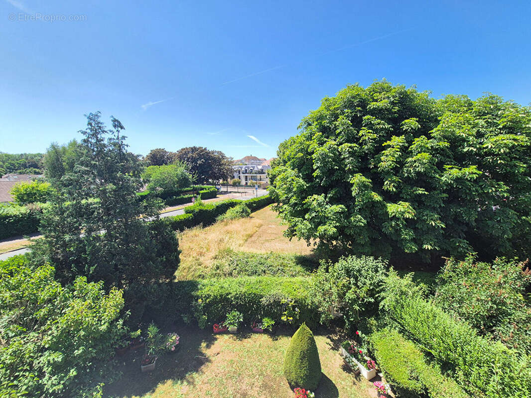 Appartement à MONTIGNY-LE-BRETONNEUX