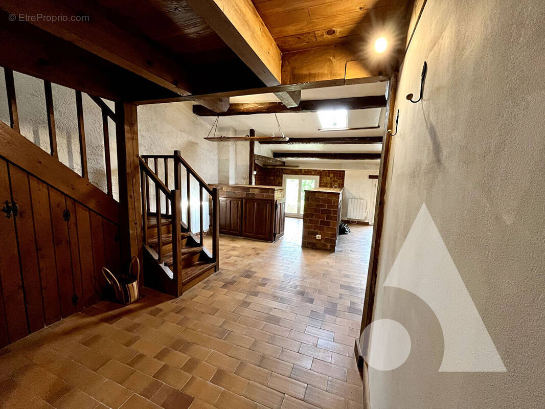 Appartement à COTIGNAC