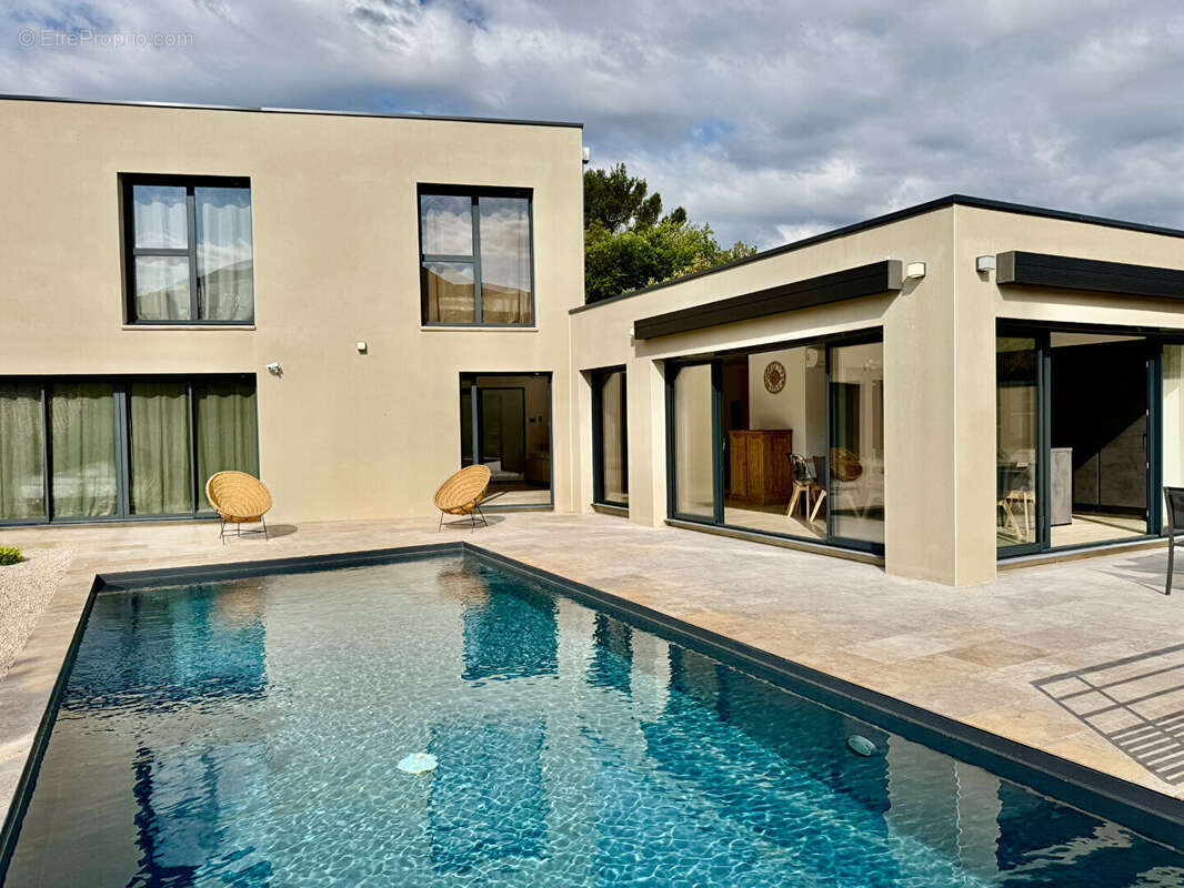 Maison à VAISON-LA-ROMAINE