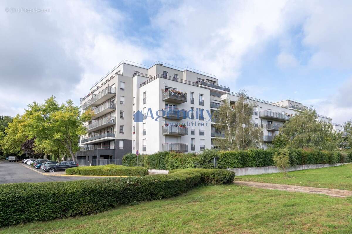 Appartement à LOGNES