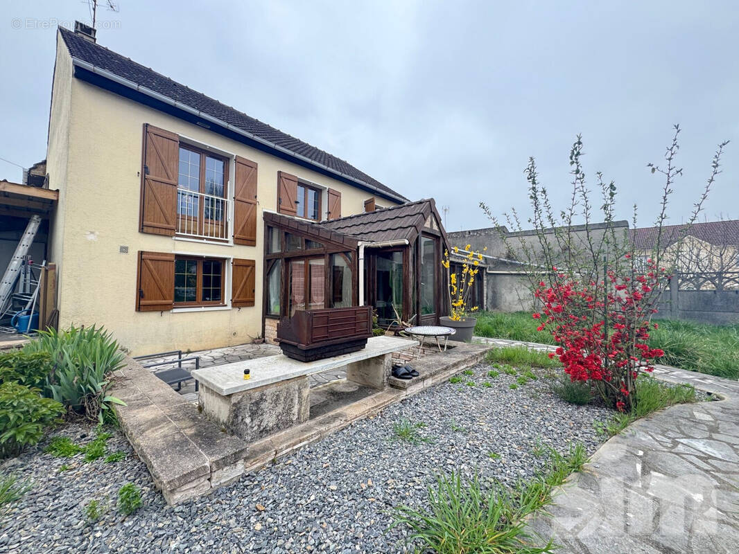 Appartement à BROU-SUR-CHANTEREINE