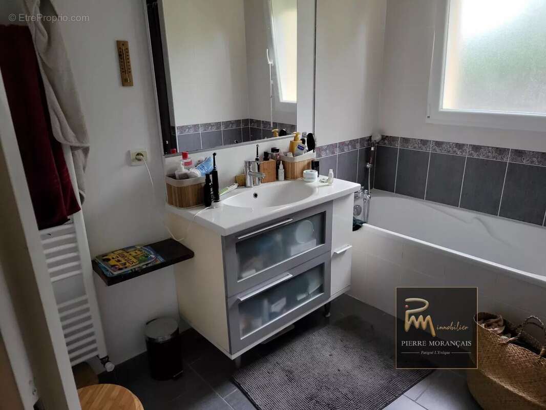 Maison à MONCE-EN-BELIN