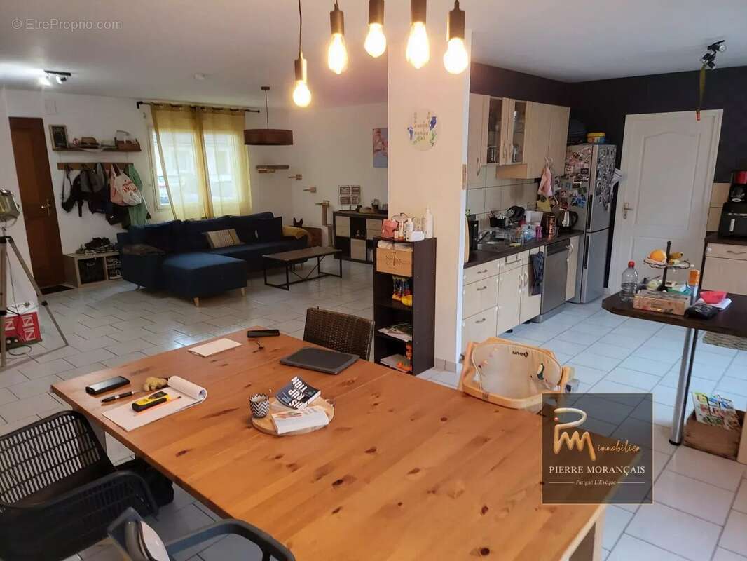 Maison à MONCE-EN-BELIN