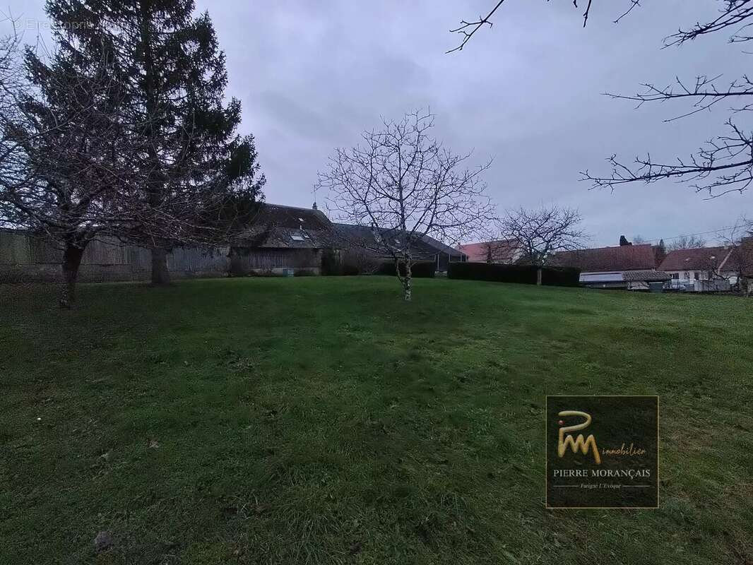 Terrain à PARIGNE-L&#039;EVEQUE