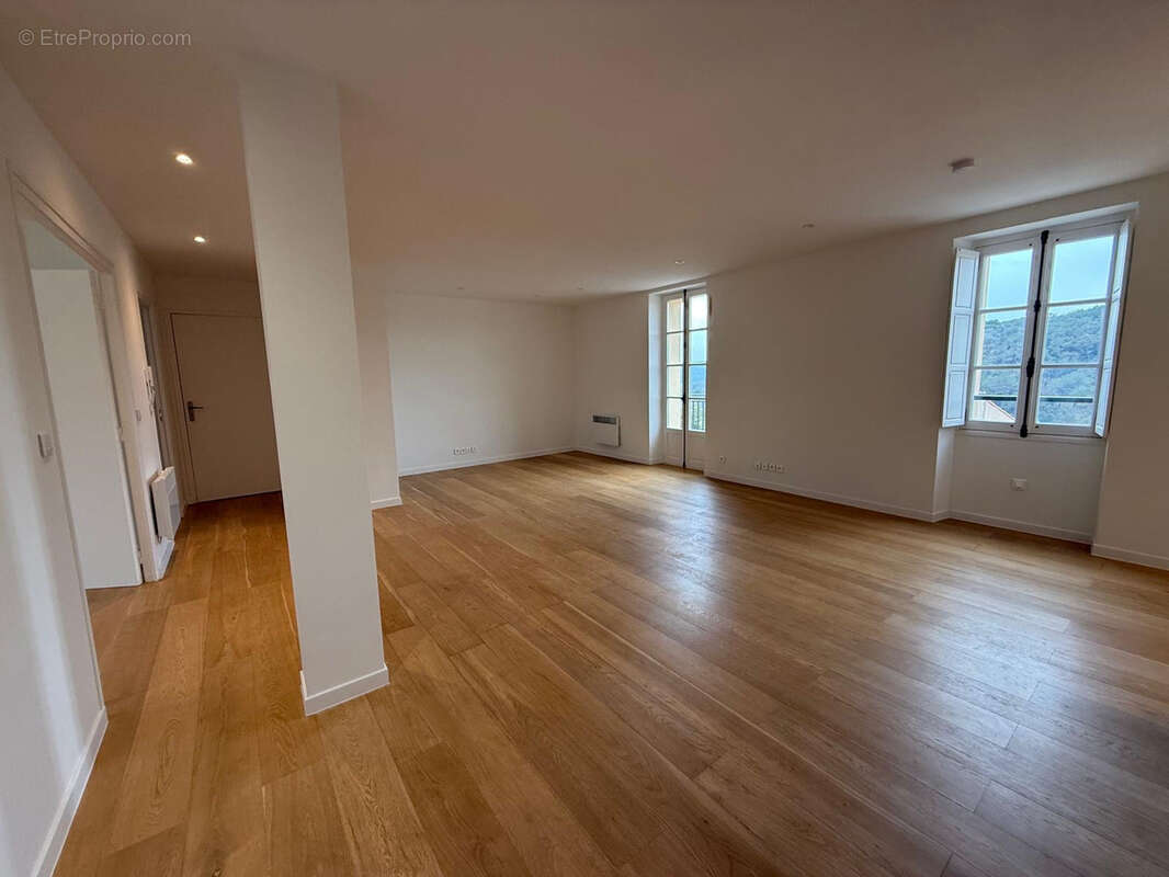 Appartement à LA COLLE-SUR-LOUP