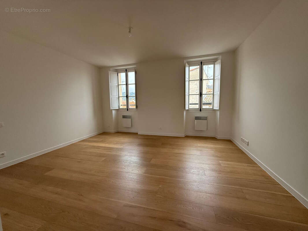 Appartement à LA COLLE-SUR-LOUP