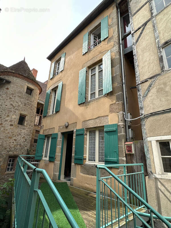 Appartement à BOURBON-L&#039;ARCHAMBAULT