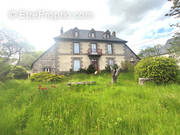 Maison à BESSE-ET-SAINT-ANASTAISE