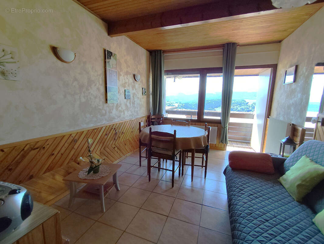 Appartement à MURAT-LE-QUAIRE