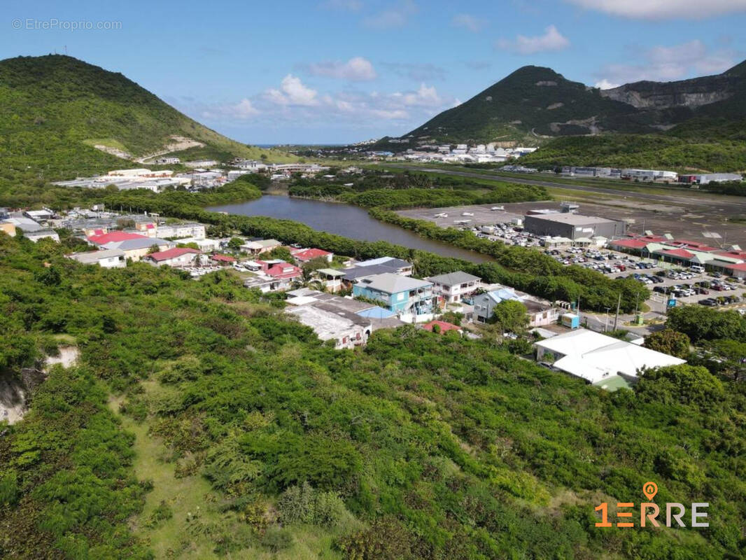Terrain à SAINT-MARTIN