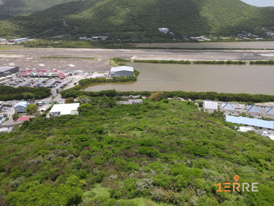 Terrain à SAINT-MARTIN