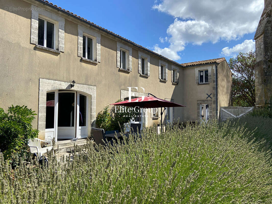 Maison à CHARRAS