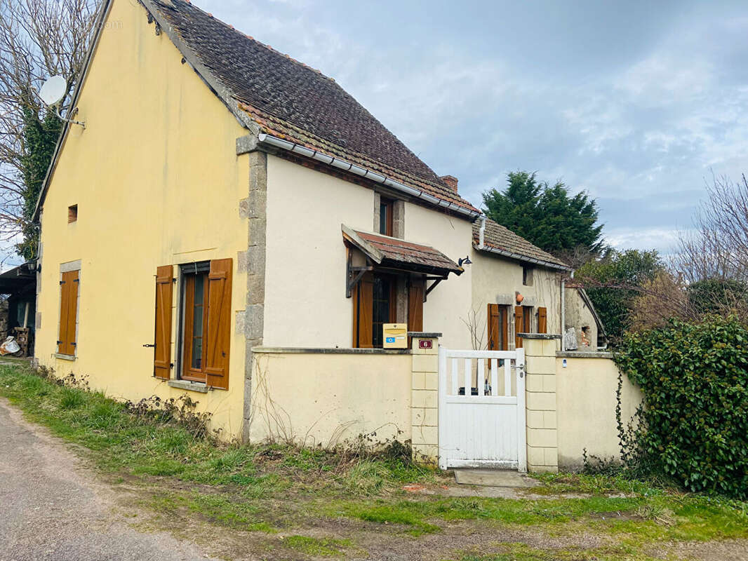 Maison à LAPEYROUSE