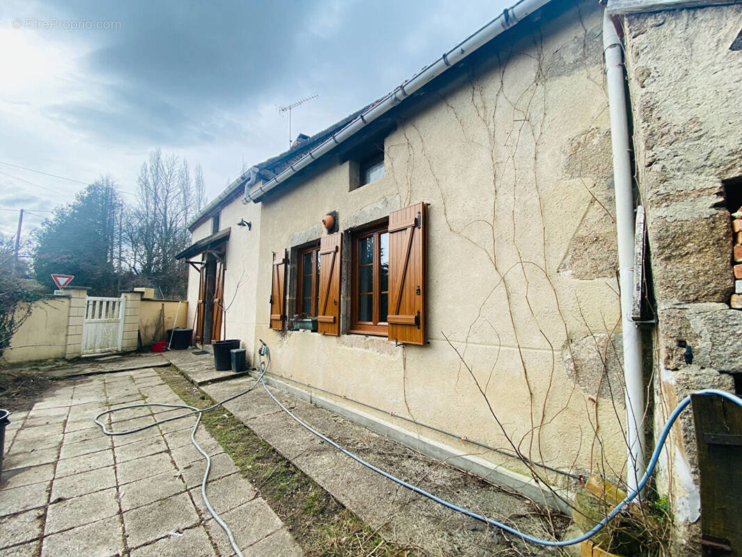 Maison à LAPEYROUSE