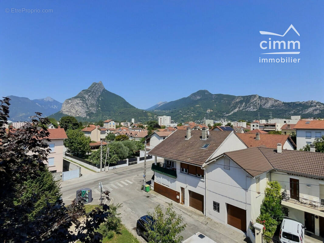 Appartement à FONTAINE