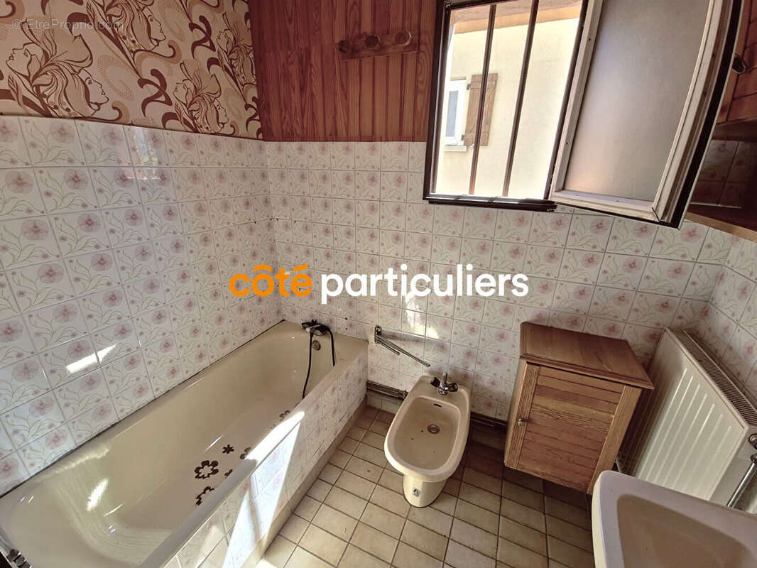 Maison à LUC-LA-PRIMAUBE