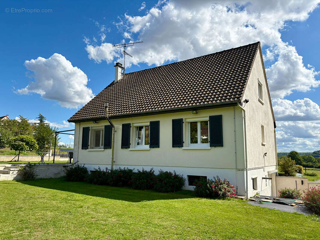 Maison à CHAMOUILLE