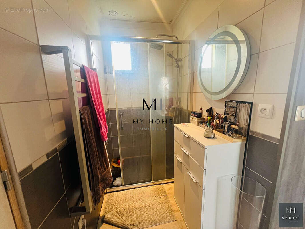 Maison à FERRIERES-LA-VERRERIE