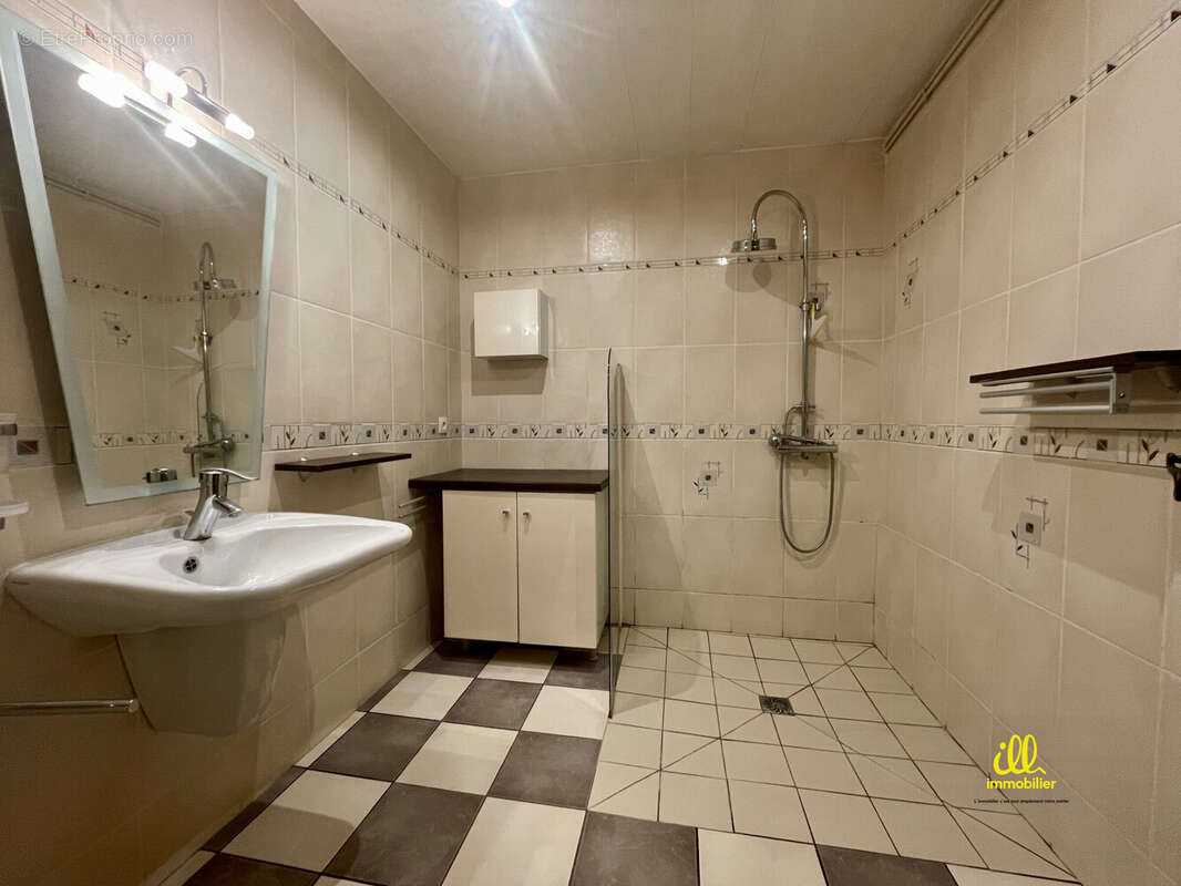 Maison à SAINT-PIERRE-SUR-VENCE