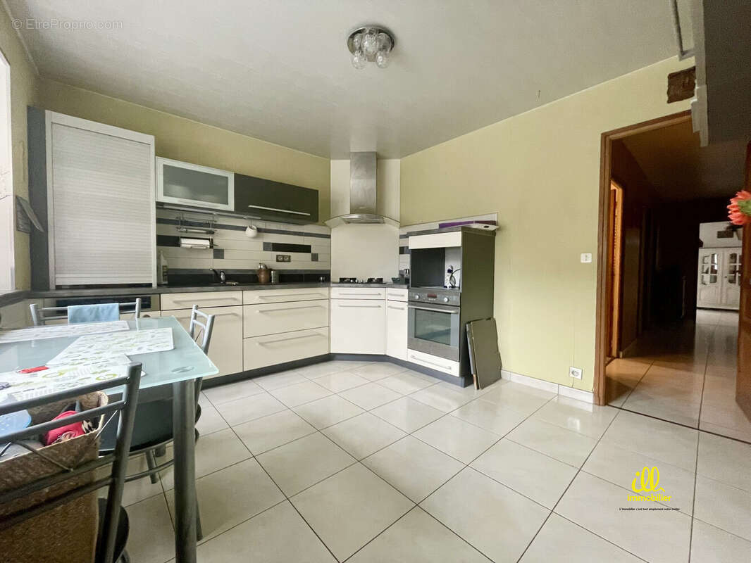 Maison à SAINT-PIERRE-SUR-VENCE