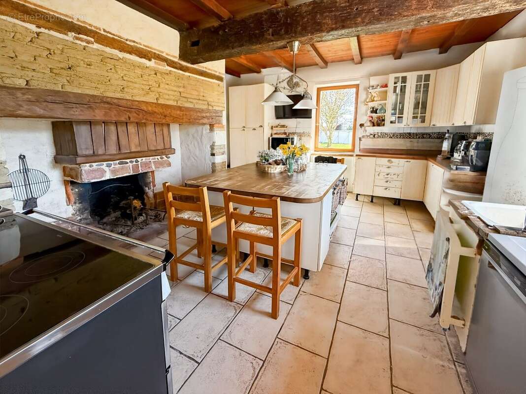 Maison à POUCHARRAMET