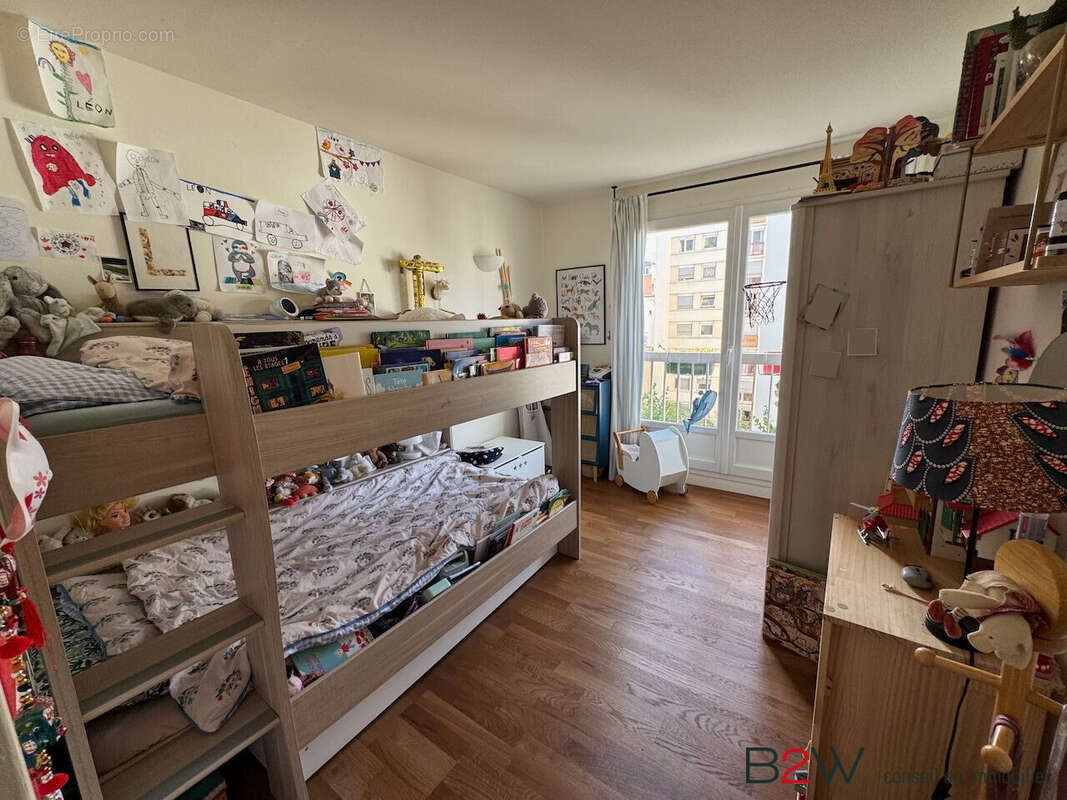 Appartement à PARIS-18E