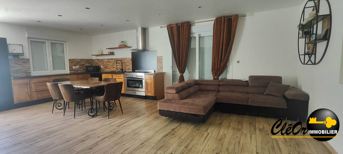 Maison à PIERRE-DE-BRESSE