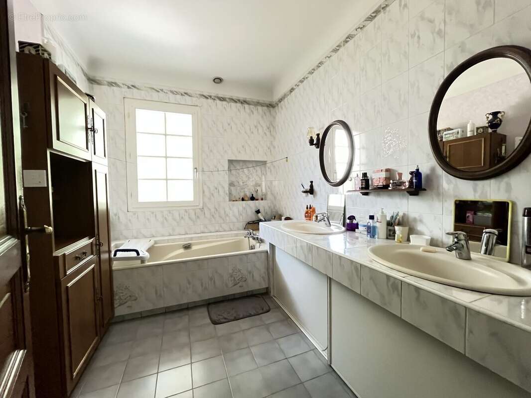 Maison à SAINT-BARTHELEMY-D&#039;ANJOU