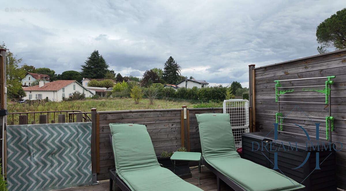 Appartement à POUILLON