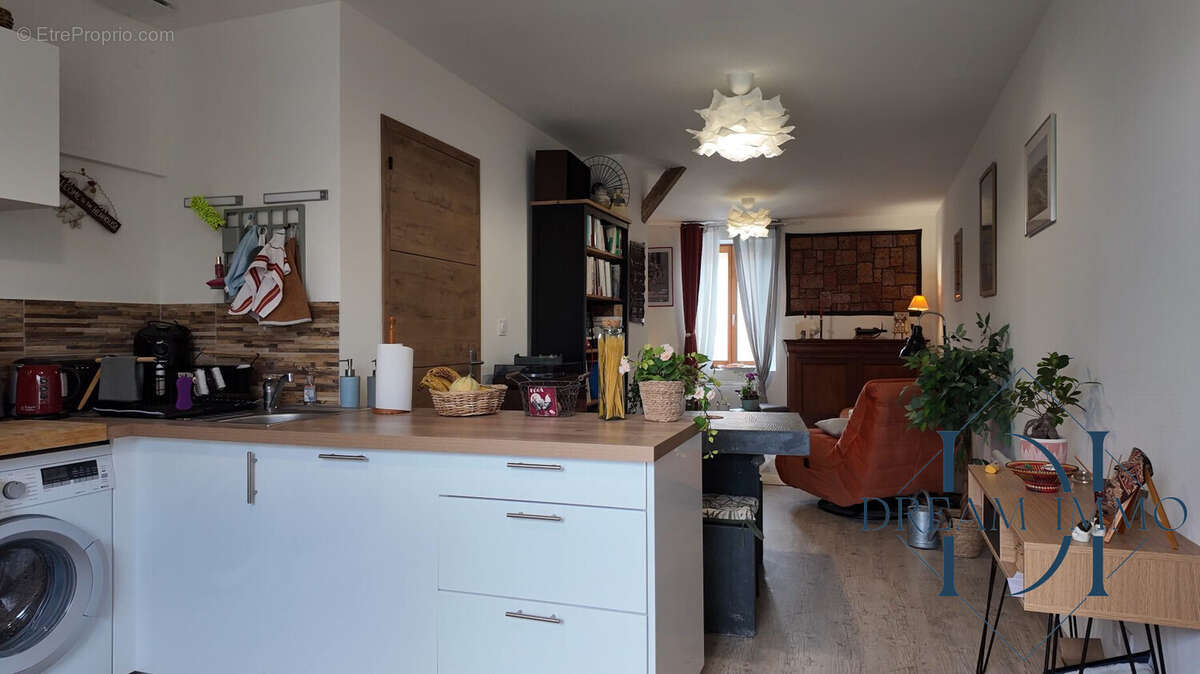 Appartement à POUILLON