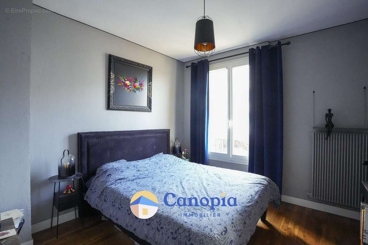 Maison à L'HAY-LES-ROSES