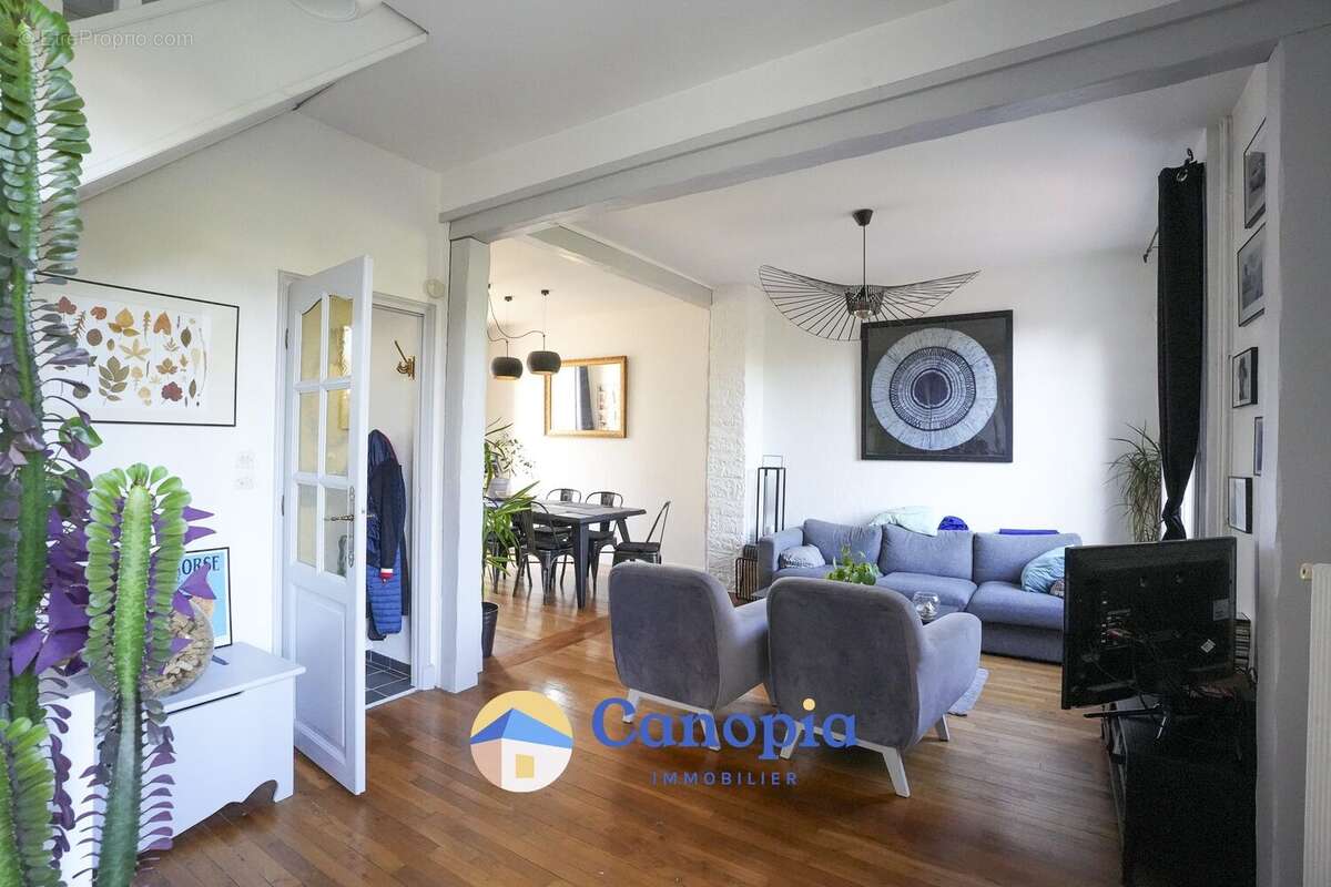 Maison à L'HAY-LES-ROSES