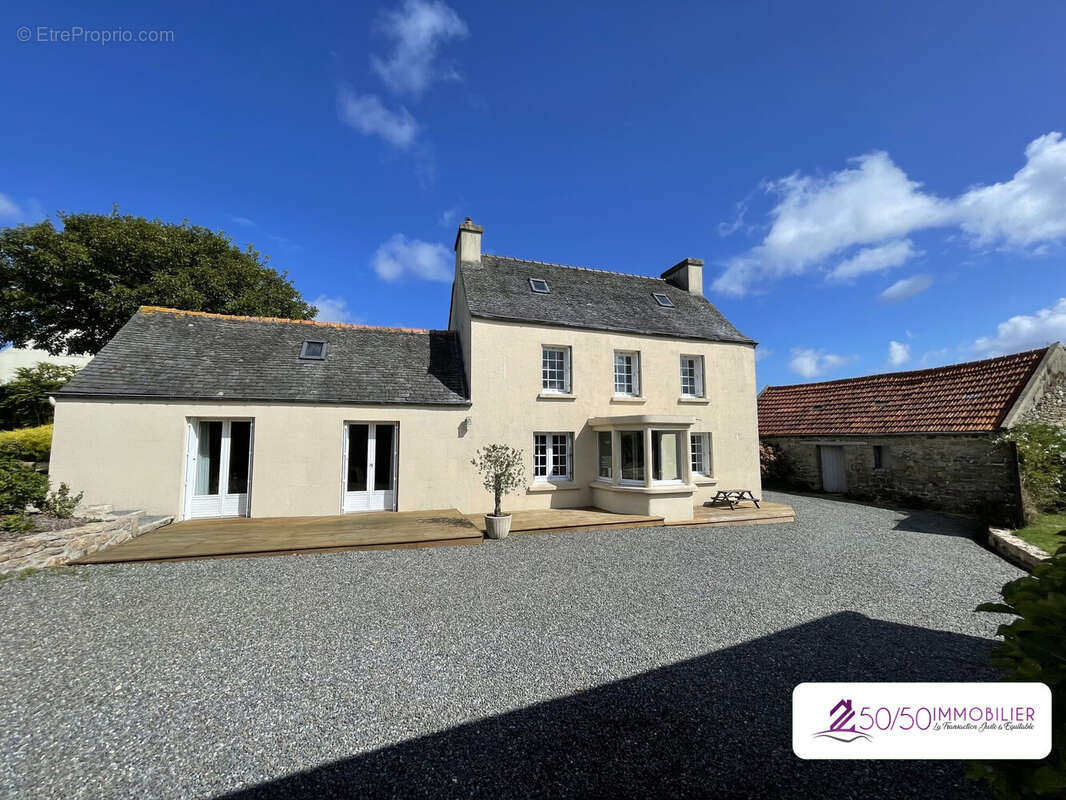 Maison à PLOUNEVEZ-LOCHRIST