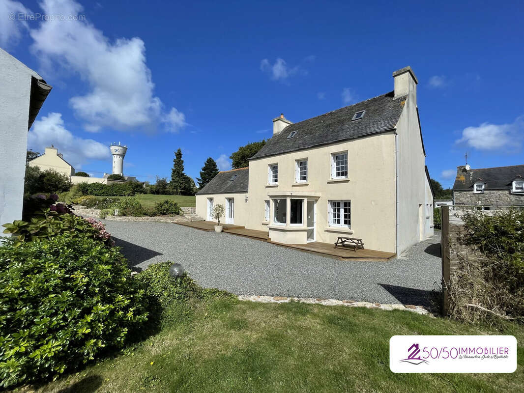 Maison à PLOUNEVEZ-LOCHRIST