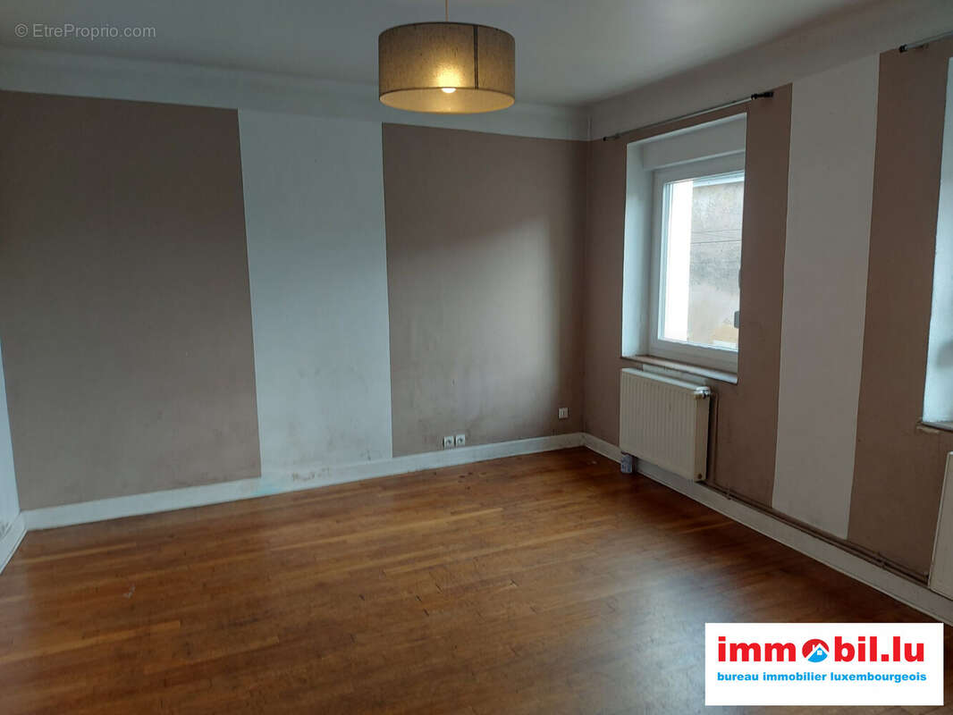 Maison à SERROUVILLE