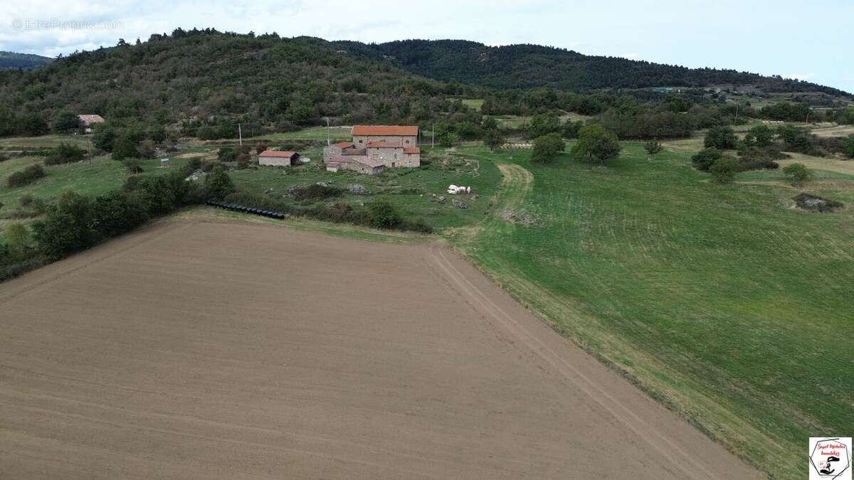 Maison à SAINT-VICTOR