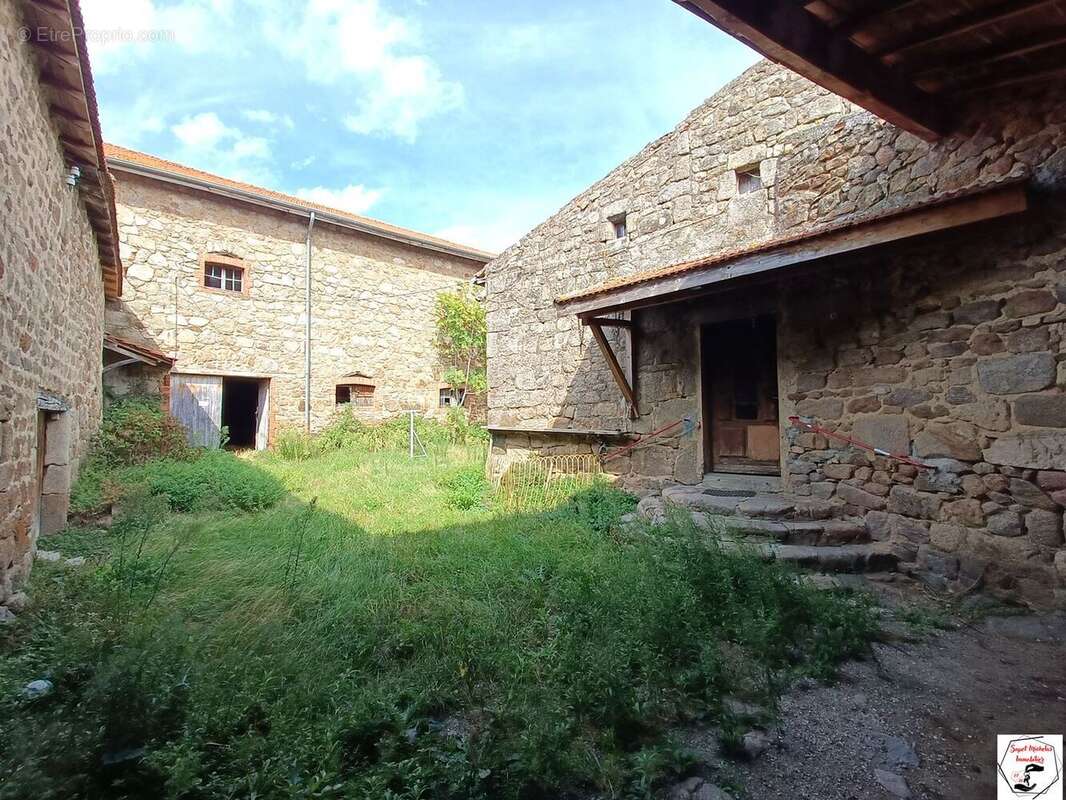 Maison à SAINT-VICTOR