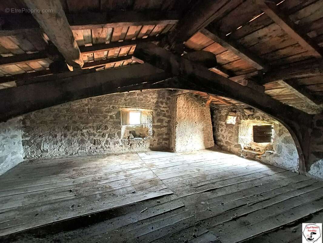 Maison à SAINT-VICTOR