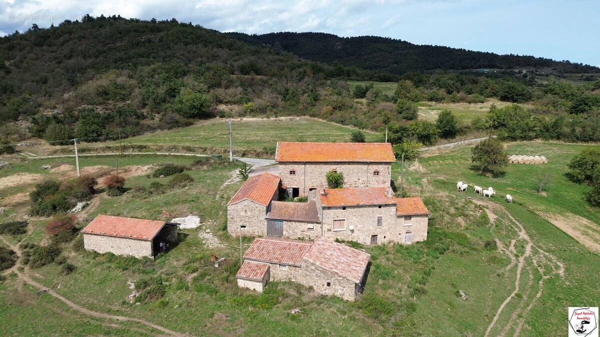 Maison à SAINT-VICTOR