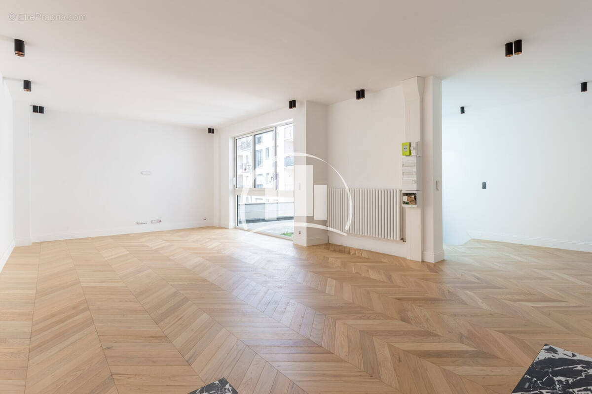 Appartement à CHARENTON-LE-PONT