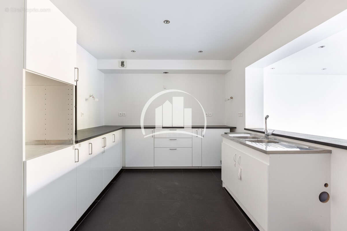 Maison à ISSY-LES-MOULINEAUX