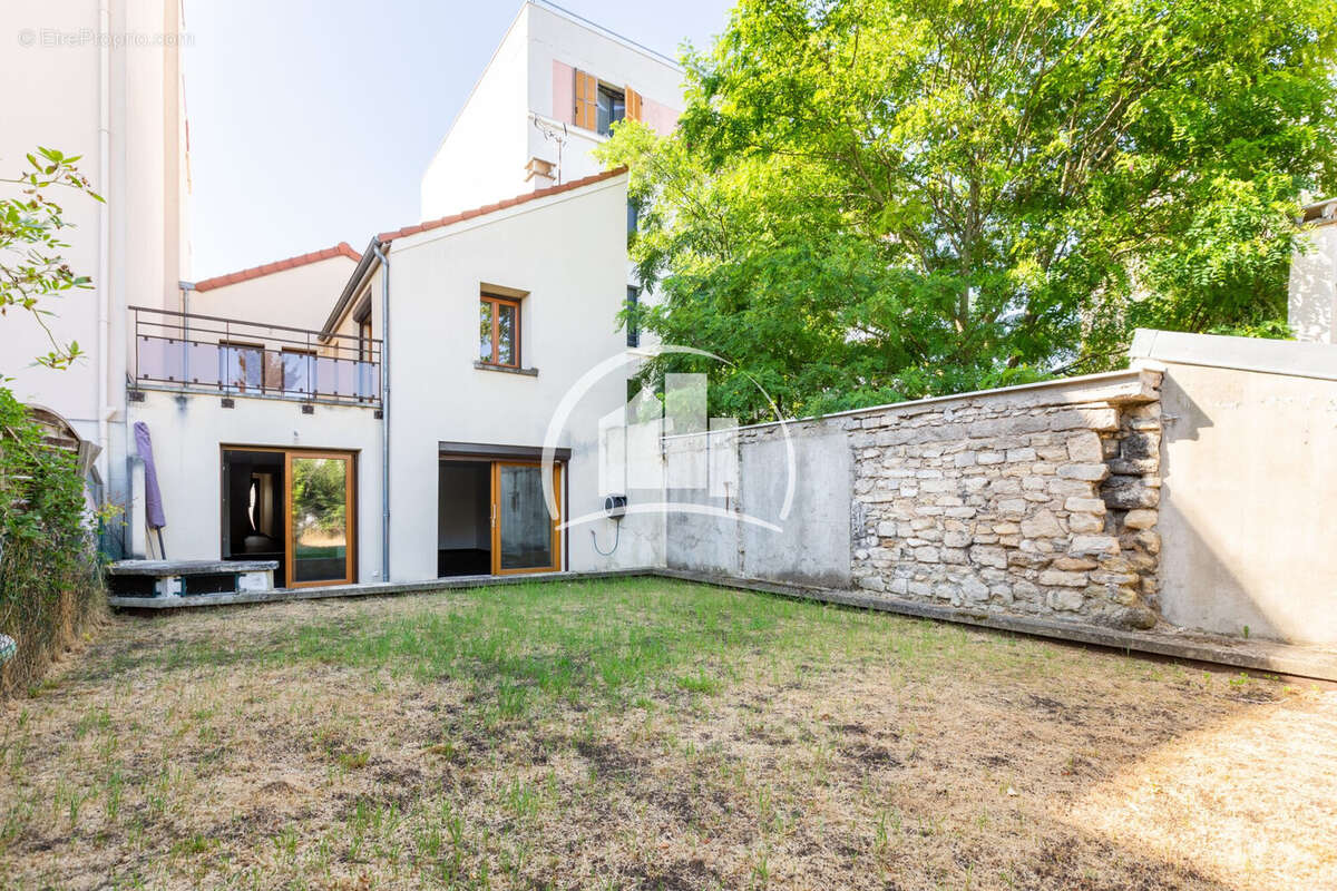 Maison à ISSY-LES-MOULINEAUX