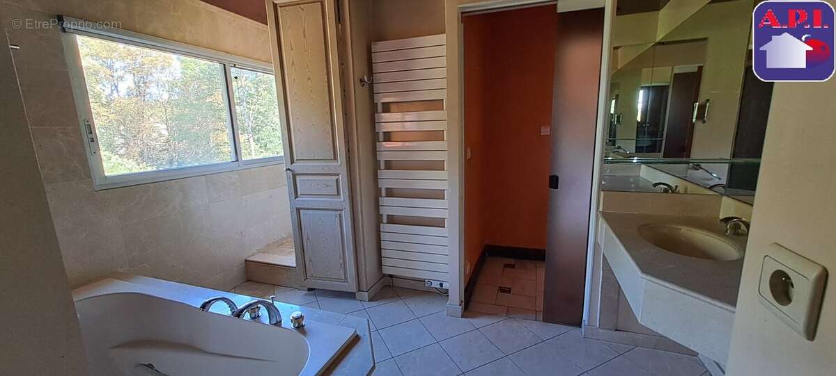 Maison à LAROQUE-D&#039;OLMES