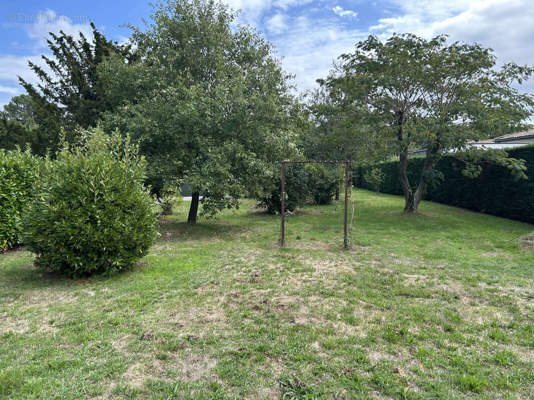 Maison à MONTBARTIER