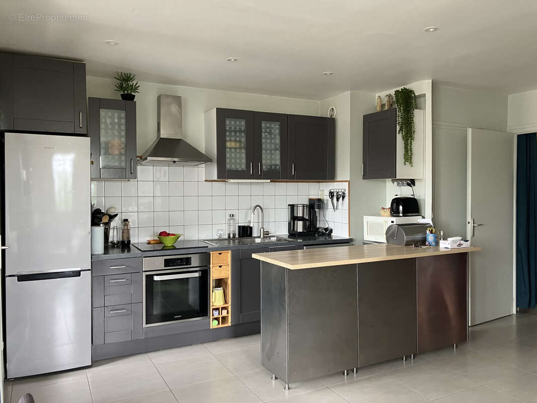 Appartement à SAINT-GENIS-LES-OLLIERES