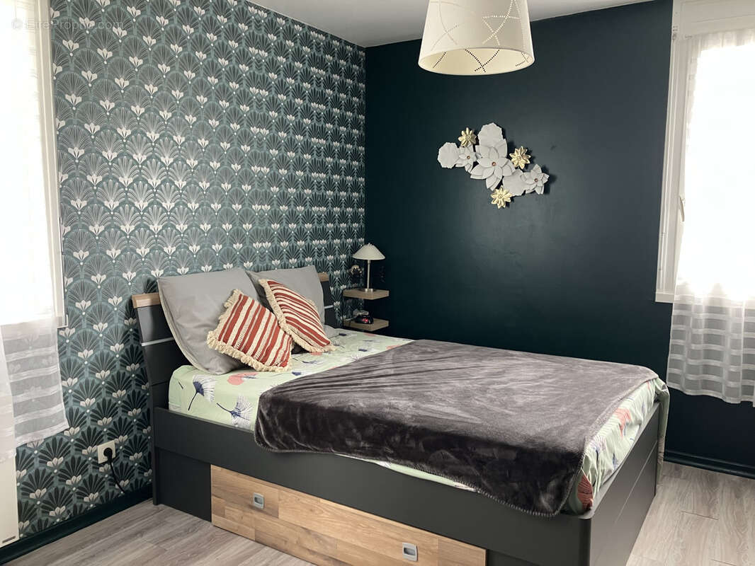 Appartement à SAINT-GENIS-LES-OLLIERES