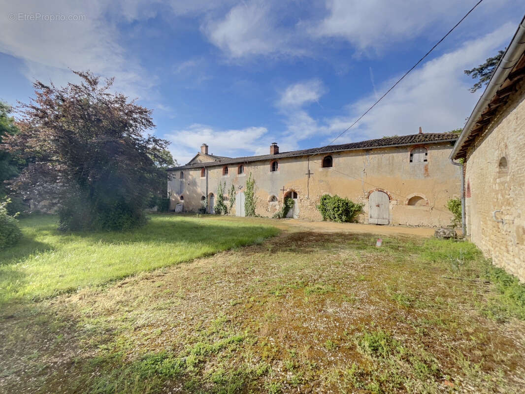 Maison à MIGNALOUX-BEAUVOIR