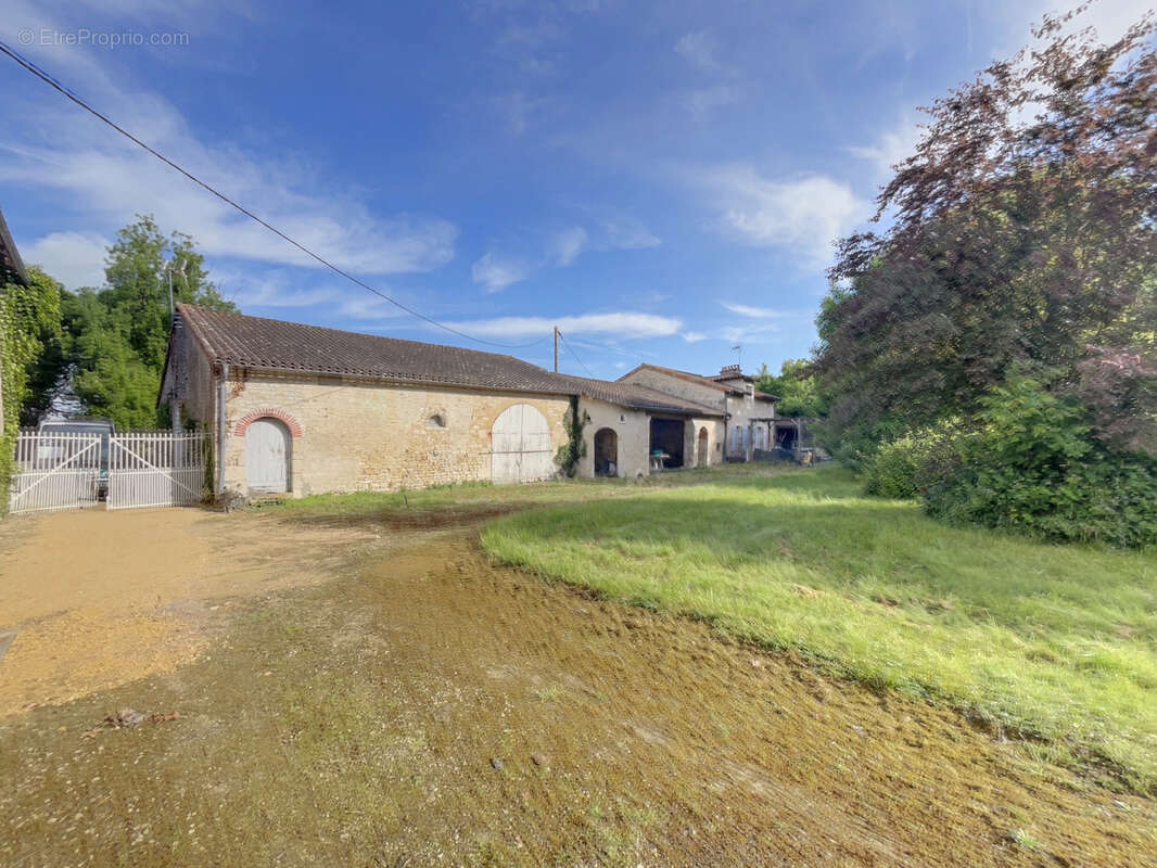 Maison à MIGNALOUX-BEAUVOIR