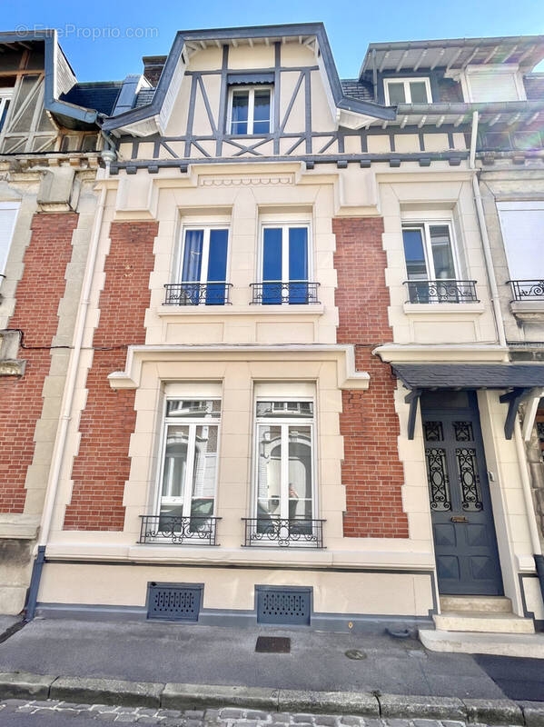 Maison à SAINT-QUENTIN