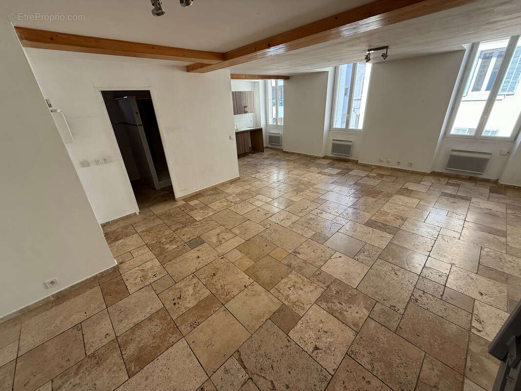 Appartement à MARSEILLE-6E